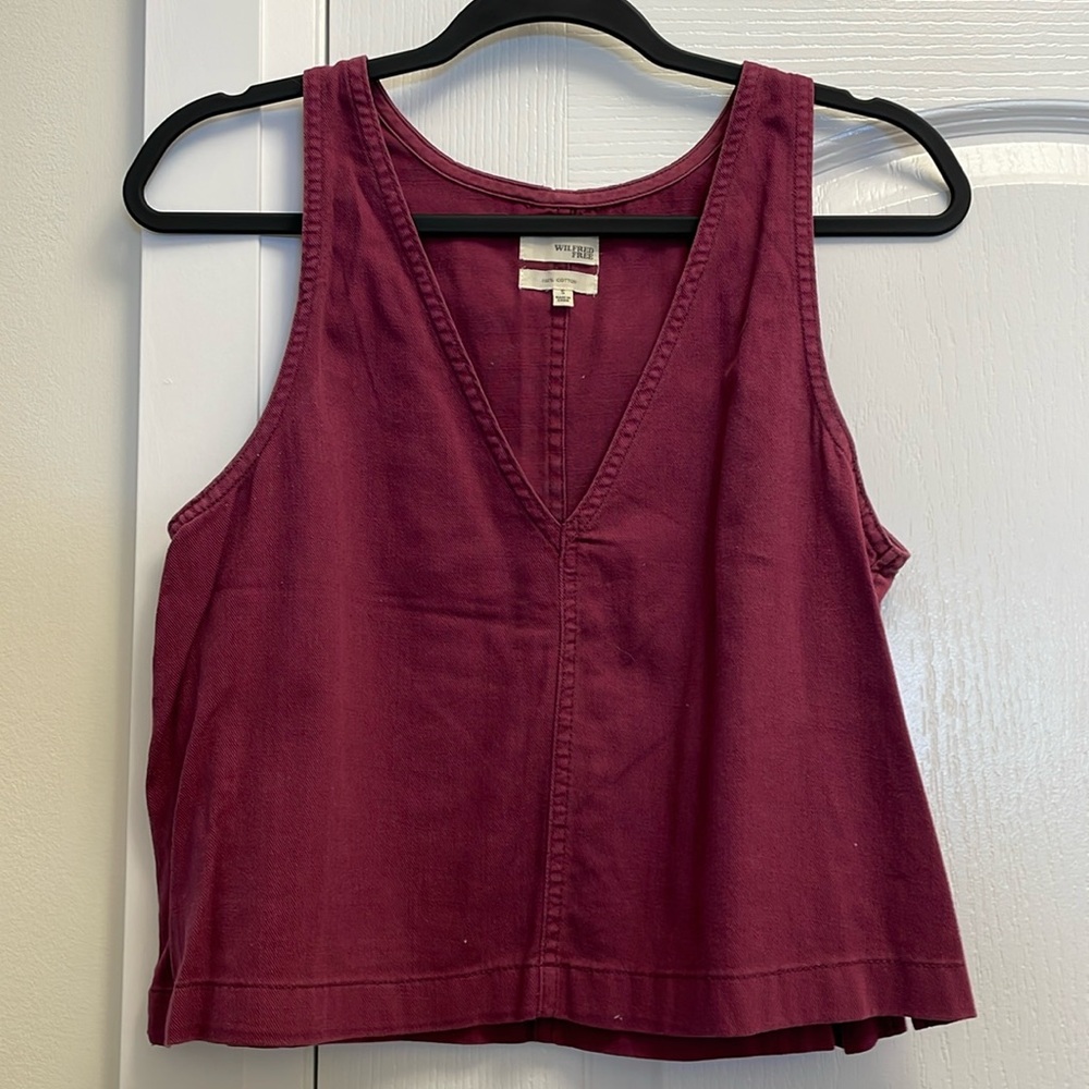 Aritzia Wilfred Free cropped v-neck cotton sleeveless top